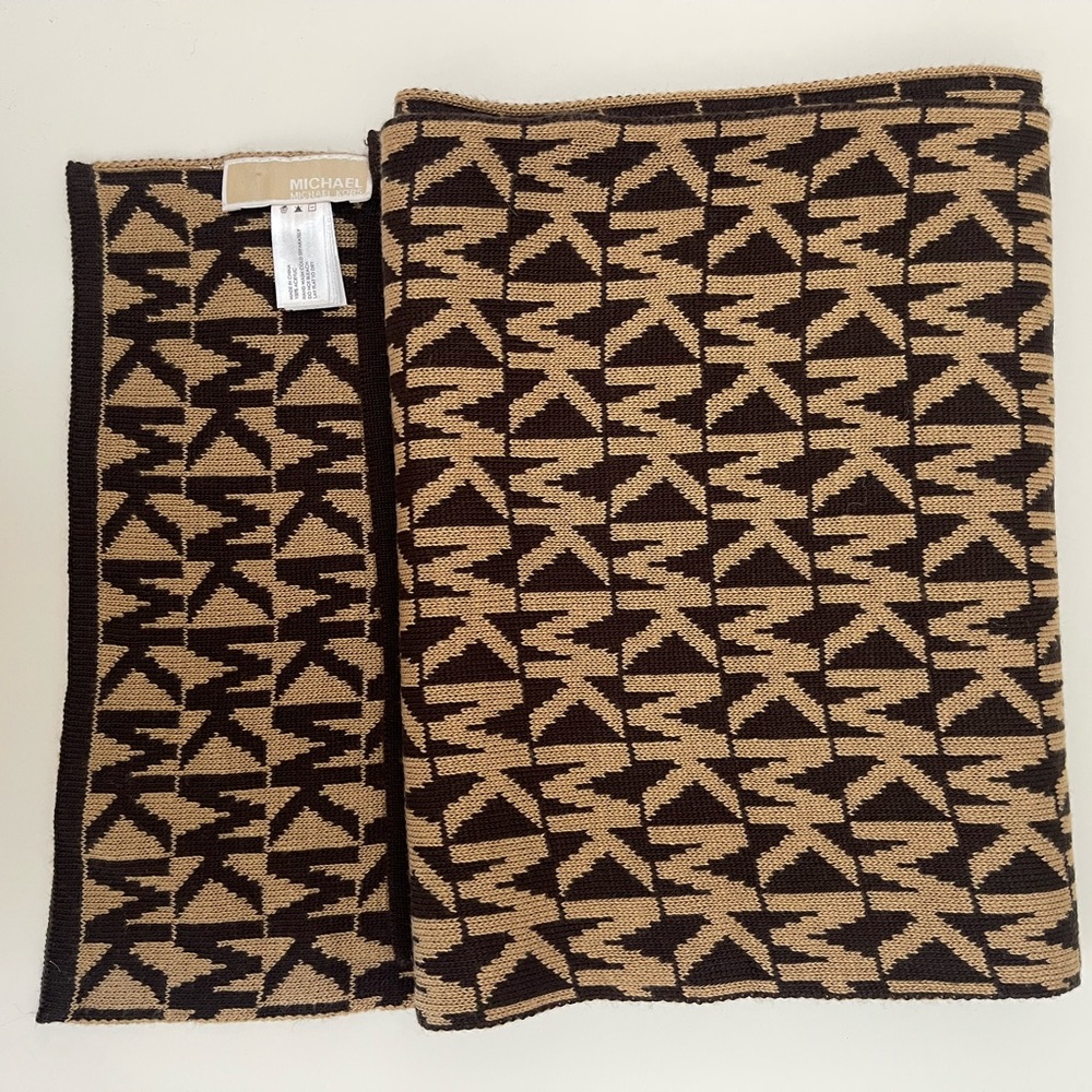 MK Scarf